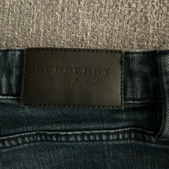 Burberry Straight Leg Button Fly Jean Size 32
